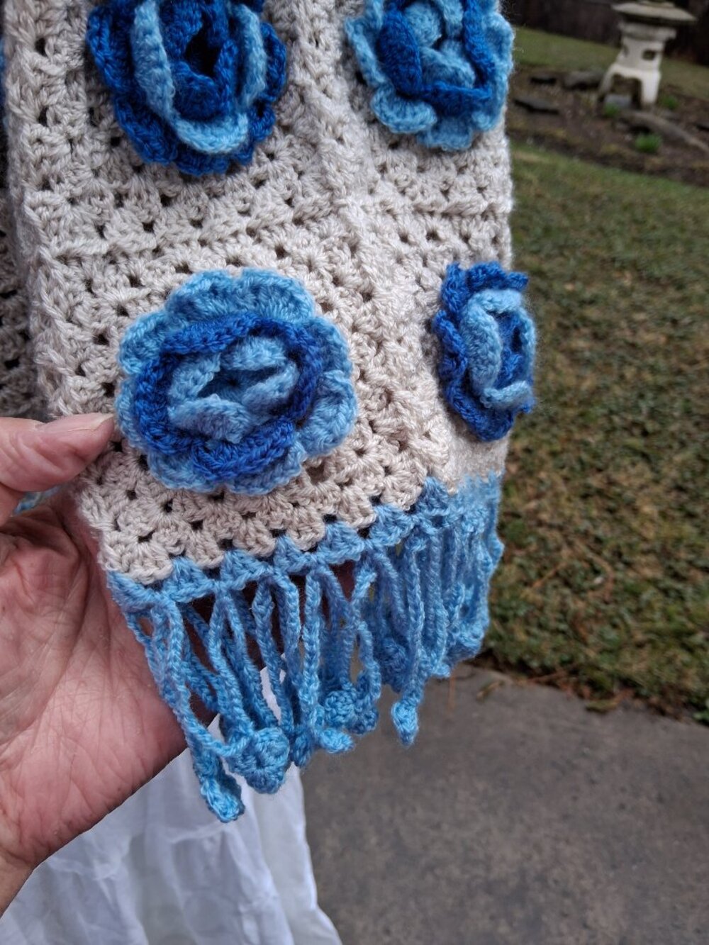 BOHO Blue 3D Floral Fringe Granny Square Sweater and Rose Wrap Choker M/L - Picture 5 of 11